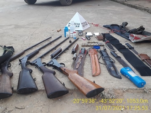 Polícia prende cinco suspeitos de caça em Carandaí