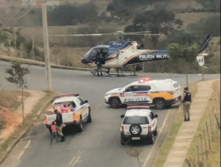 Operação policial cumpre mandados e realiza batida policial em Lafaiete