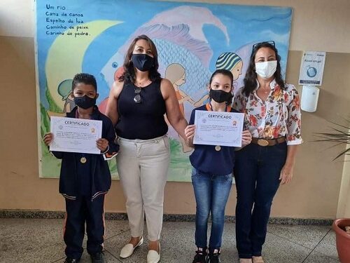 Secretaria de Educação de Congonhas homenageia alunos vencedores de concursos de escrita