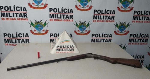 Homem é preso com espingarda irregular