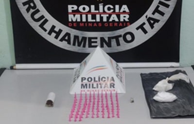 Homem é preso com 93 pinos de cocaína