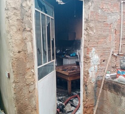 Vela acesa em cima de geladeira causa incêndio