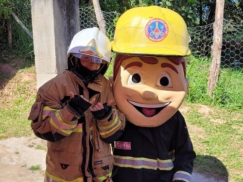 Bombeiros fazem blitz educativa para alertar população sobre incêndios florestais