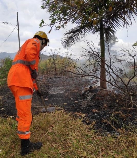 Incêndio atinge entorno de área de preservação ambiental