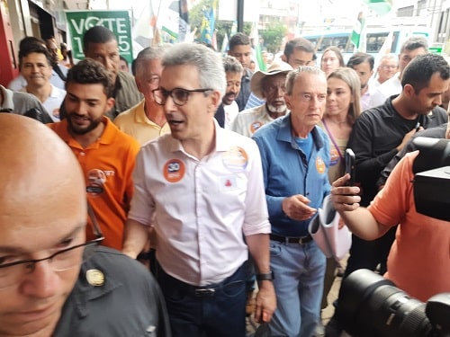 Em campanha, Zema afirma que hospital regional será construído, com ou sem reeleição