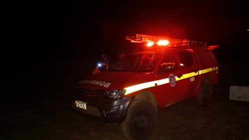 Bombeiros buscam por homem que teria se afogado em represa