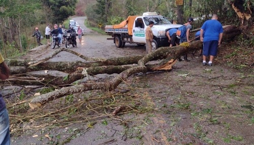 Forte chuva atinge cidades da região