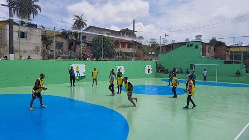 Quadra de esportes é entregue em Buarque de Macedo
