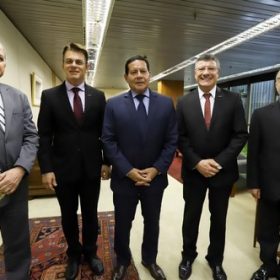 Líderes do Sistema CNDL se reúnem com vice-presidente da República