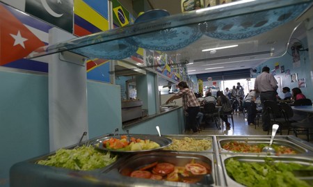 Bares e restaurantes só podem funcionar de 10h às 23h em Congonhas