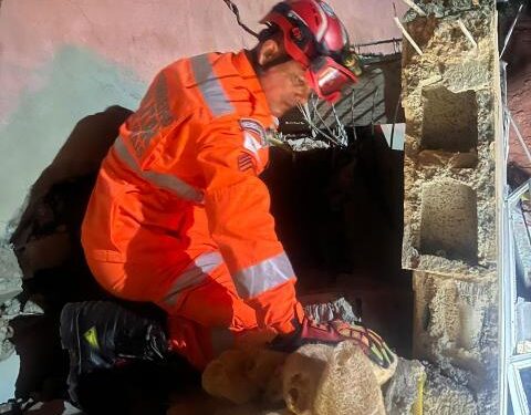 Prédio desaba e 13 residências próximas são desocupadas