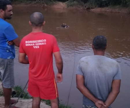 Jovem tenta atravessar cachoeira nadando e morre afogado