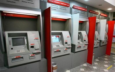 Casal é preso aplicando golpe em cliente de banco em Lafaiete
