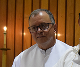 Padre Magno sofre infarto e está internado