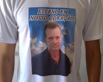 Manifestação e missa marcam o sétimo dia da morte do comerciante Jair Miranda