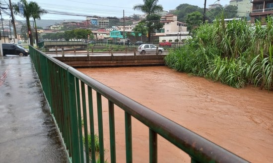 Forte chuva atinge Congonhas e cidade está em alerta para enchentes