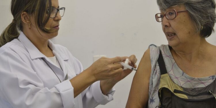 Idosos de Lafaiete receberão em casa vacina contra a gripe a partir desta segunda-feira