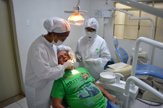 Prefeitura passa a oferecer próteses odontológicas em unidades de saúde