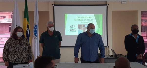 Municípios da região discutem volta às aulas presenciais