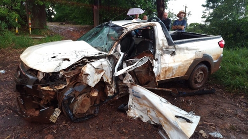 Acidente na MG 129 deixa motorista gravemente ferido
