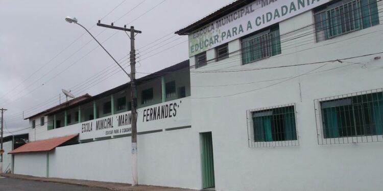 Direção esclarece acionamento da polícia na Escola Marinho Fernandes