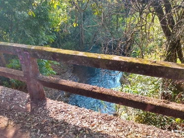 Corpo de mulher é encontrado em decomposição dentro de córrego