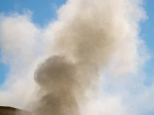 Moradores reclamam de poluição em Carandaí