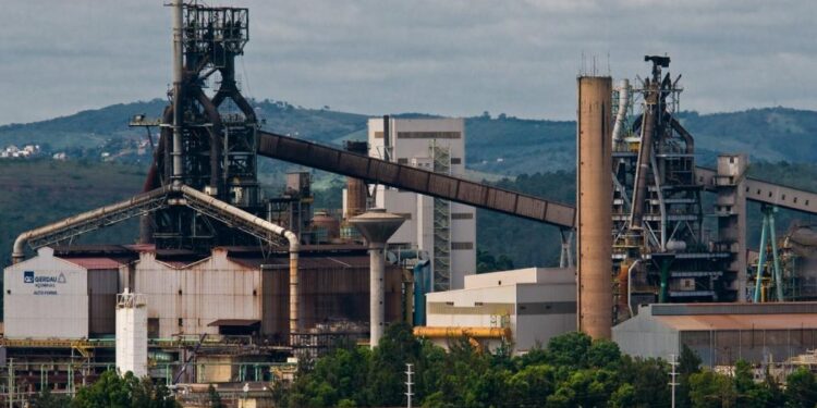 Funcionário da Gerdau morre após ser encontrado desacordado na usina em Ouro Branco