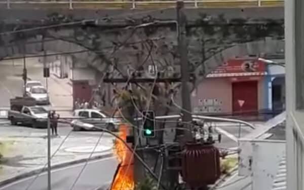 Moradia improvisada de andarilhos é incendiada em Barbacena