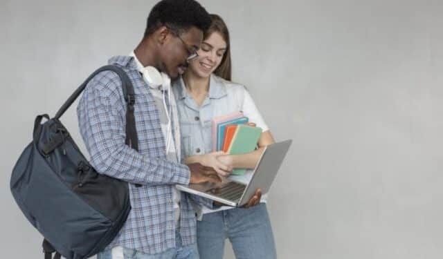 Estágio remunerado para estudantes de Administração e Engenharia Elétrica