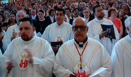 Pe. José Maria participa de missa de 25 anos de sacerdócio do Pe. Reginaldo Manzotti