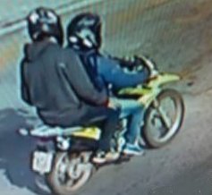 Helicópteros, viaturas e cães farejadores tentam capturar suspeitos de roubar malotes de supermercado