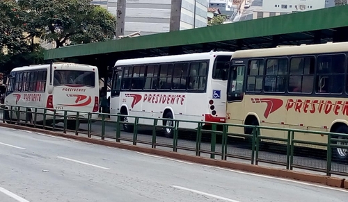 Viação Presidente enfrenta crise e busca regularizar salários para evitar greve
