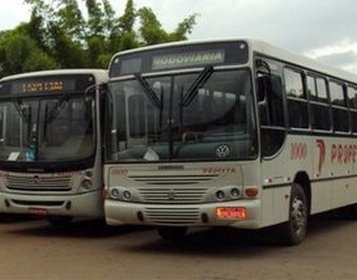 Impasse sobre reajuste persiste e usuários continuam sem ônibus em Congonhas