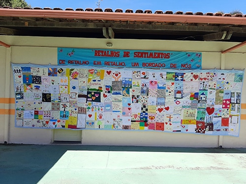 Escola de Ouro Branco expõe painel de sentimentos