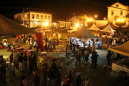 Hoje tem gastronomia e música no “Viola Temperada” em Santana dos Montes