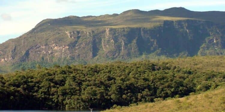 Audiência na ALMG discutirá exploração mineral na Serra de Ouro Branco
