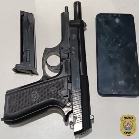 PC identifica suspeito de postar mensagens de ataques escolares e apreende réplica de arma e celular