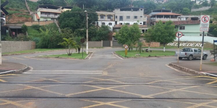 Passagem em nível da MRS passará por manutenção neste domingo