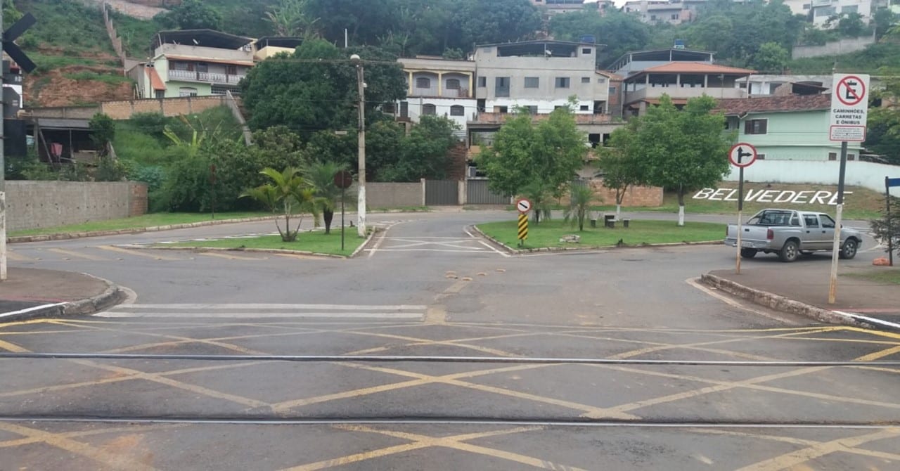 Passagem em nível da MRS passará por manutenção neste domingo