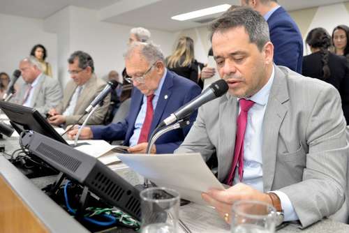 Assembleia Legislativa recebe senadores para discutir sobre o futuro de Minas