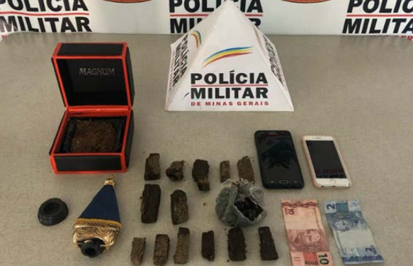 PM encontra droga escondida dentro de imagem de N.Sra. Aparecida