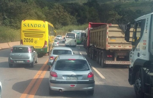 Concessionária estima que 428 mil veículos cruzarão a BR 040 durante o feriadão