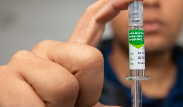 Prorrogada vacinação contra meningite C até o fim de abril