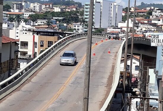 Viaduto interditado