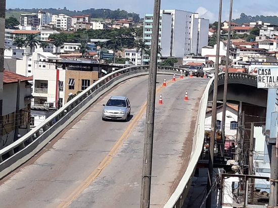 Viaduto interditado