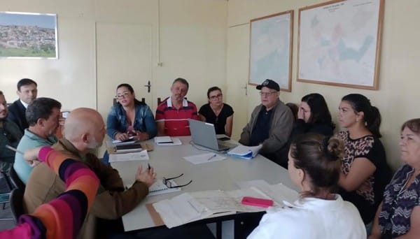 Criação de Conselho Municipal é discutido entre Prefeitura e ONG de defesa dos animais em Carandaí