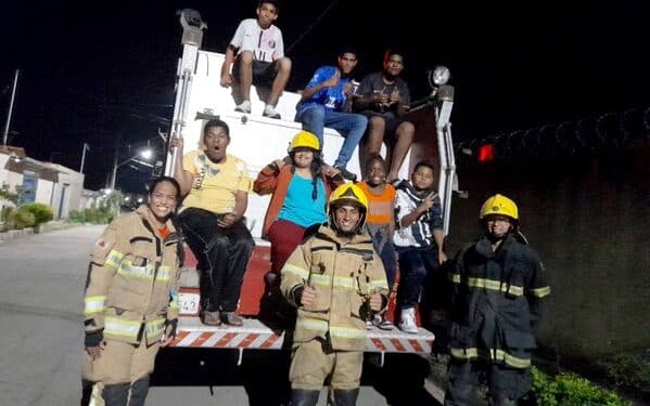 Bombeiros realizam sonho de garoto em Lafaiete