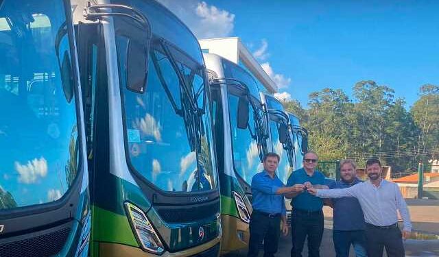 Com tarifa zero, Ouro Branco recebe cinco novos ônibus para transporte coletivo
