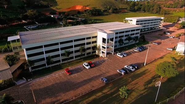 Cursos superiores da UNIPAC Lafaiete recebem reconhecimento máximo do MEC